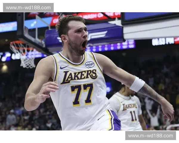 东契奇转投湖人场均33.6分 组织串联能力支撑球队进攻体系